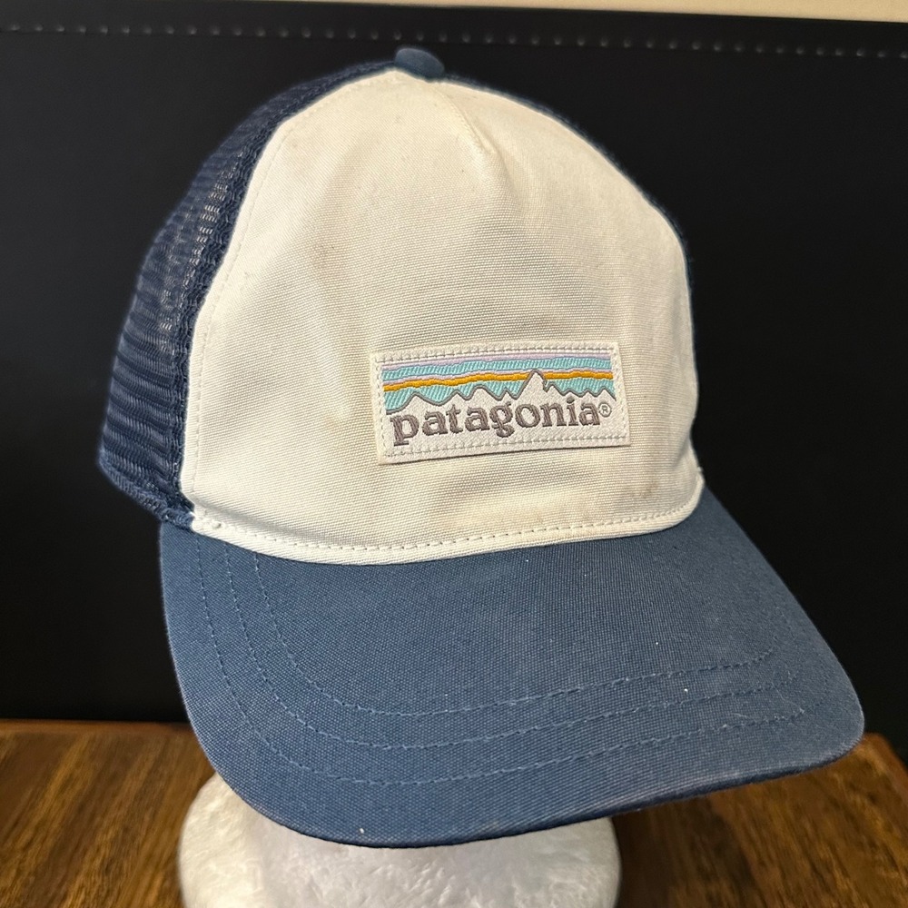 Patagonia P-6 Logo Trucker Hat Navy Blue White Snapback Mesh Cap